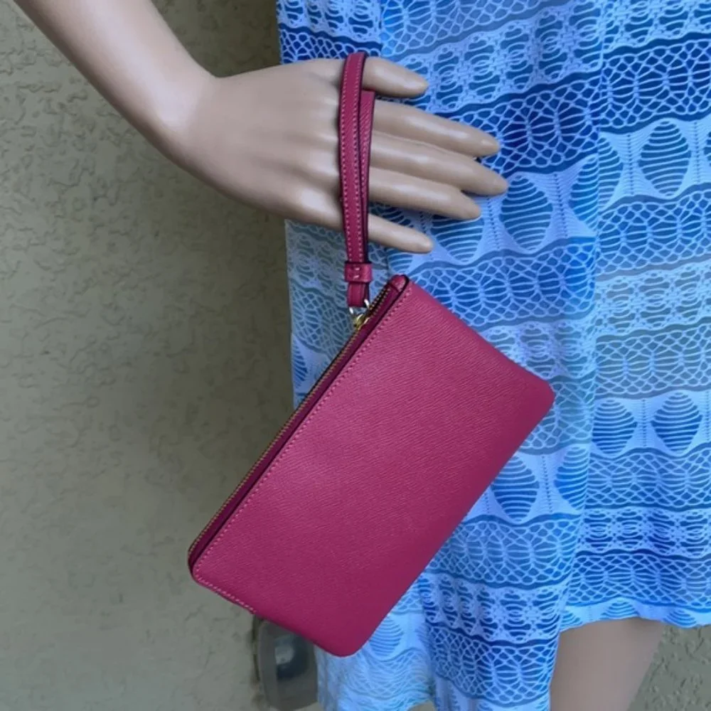 Coach Large Corner Zip Wristlet Gold/Rouge NWT - Picture 14 of 15